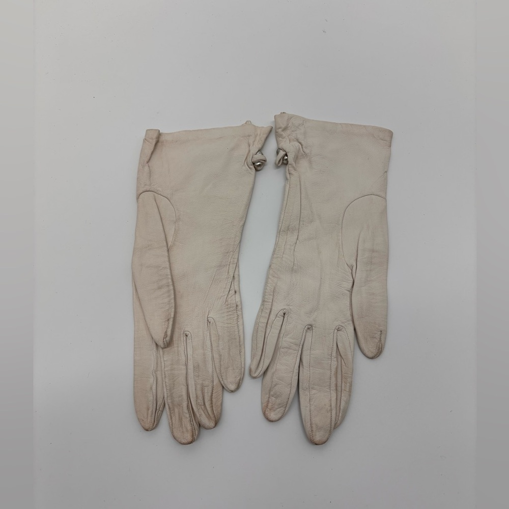 Vintage RICHARD Y TAYLOR White Kid Leather Gloves – 100% Silk Lined Pearl Button